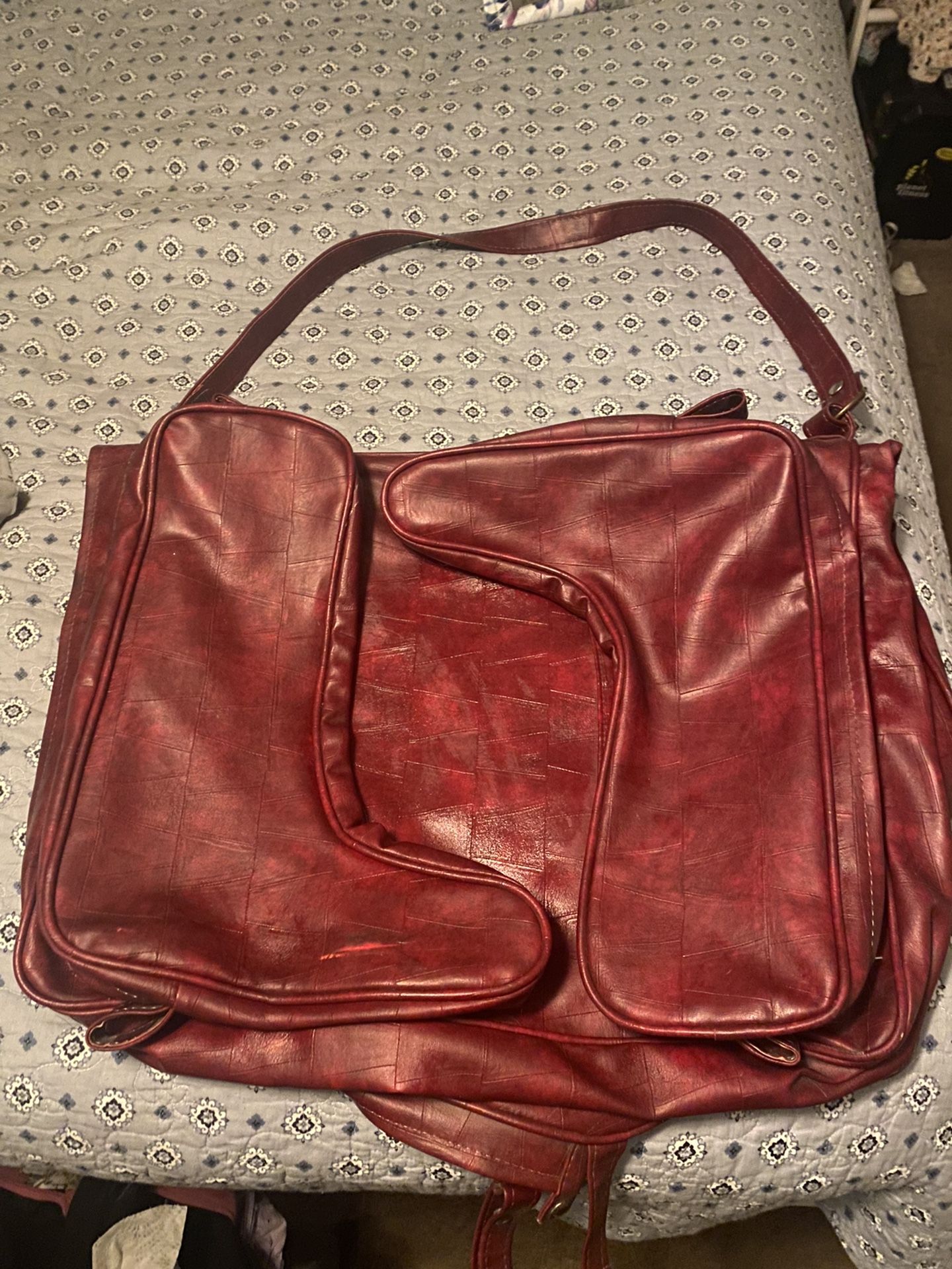A&M Garment Bag W/boot pockets