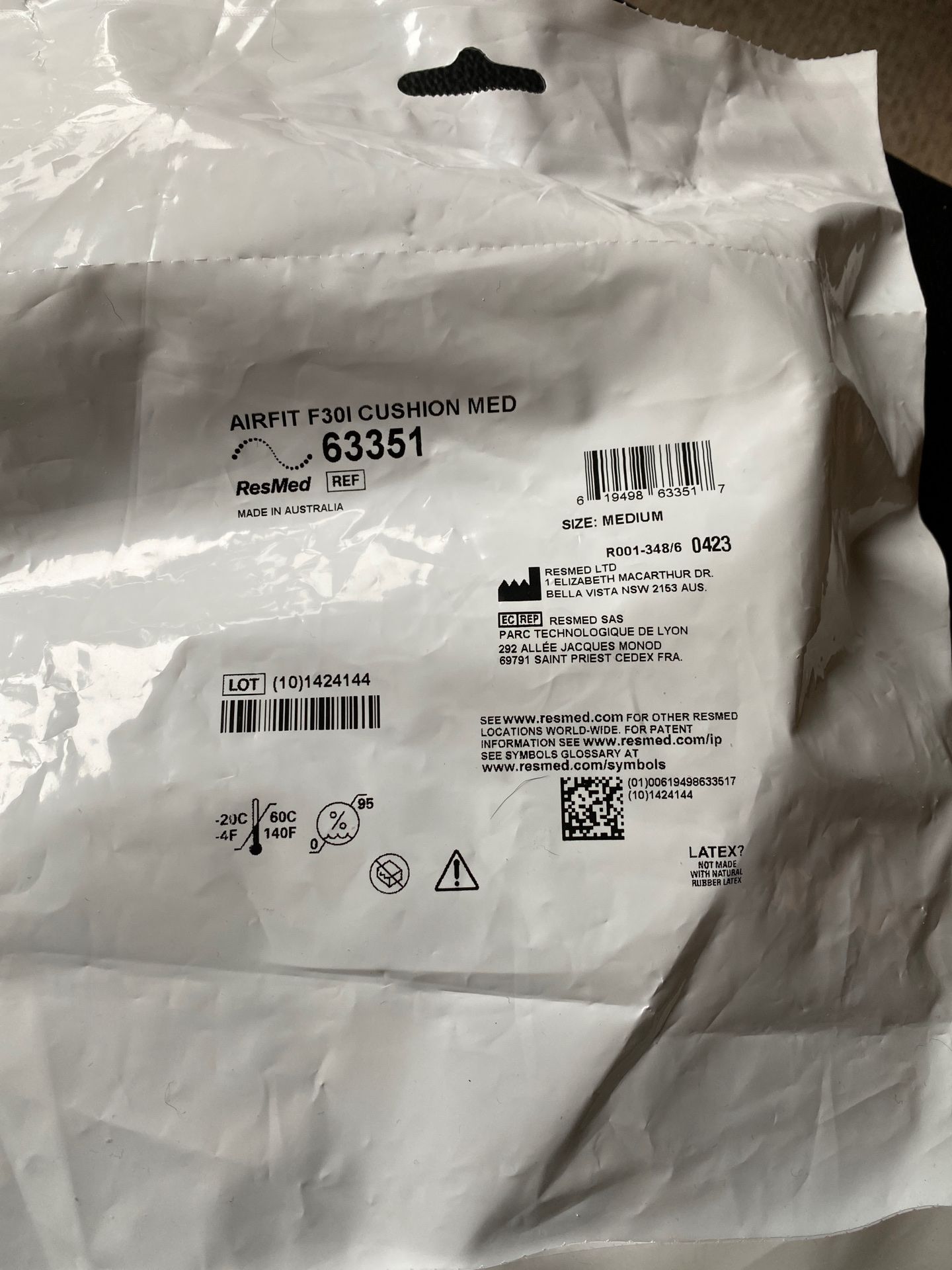 AirFit F30i Cushion Mask for CPAP. Size—Med