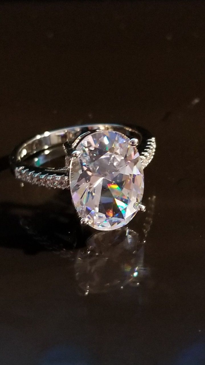 Gorgeous Oval cut Women's Wedding Engagement Promises Ring Size 7
