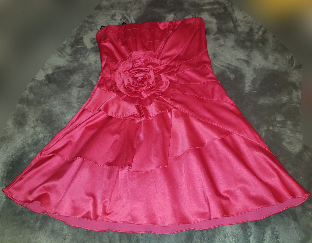 Brand: XoXo strapless ruffle dress. Size:11 (fits someone larger too size comes "slightly" bigger).