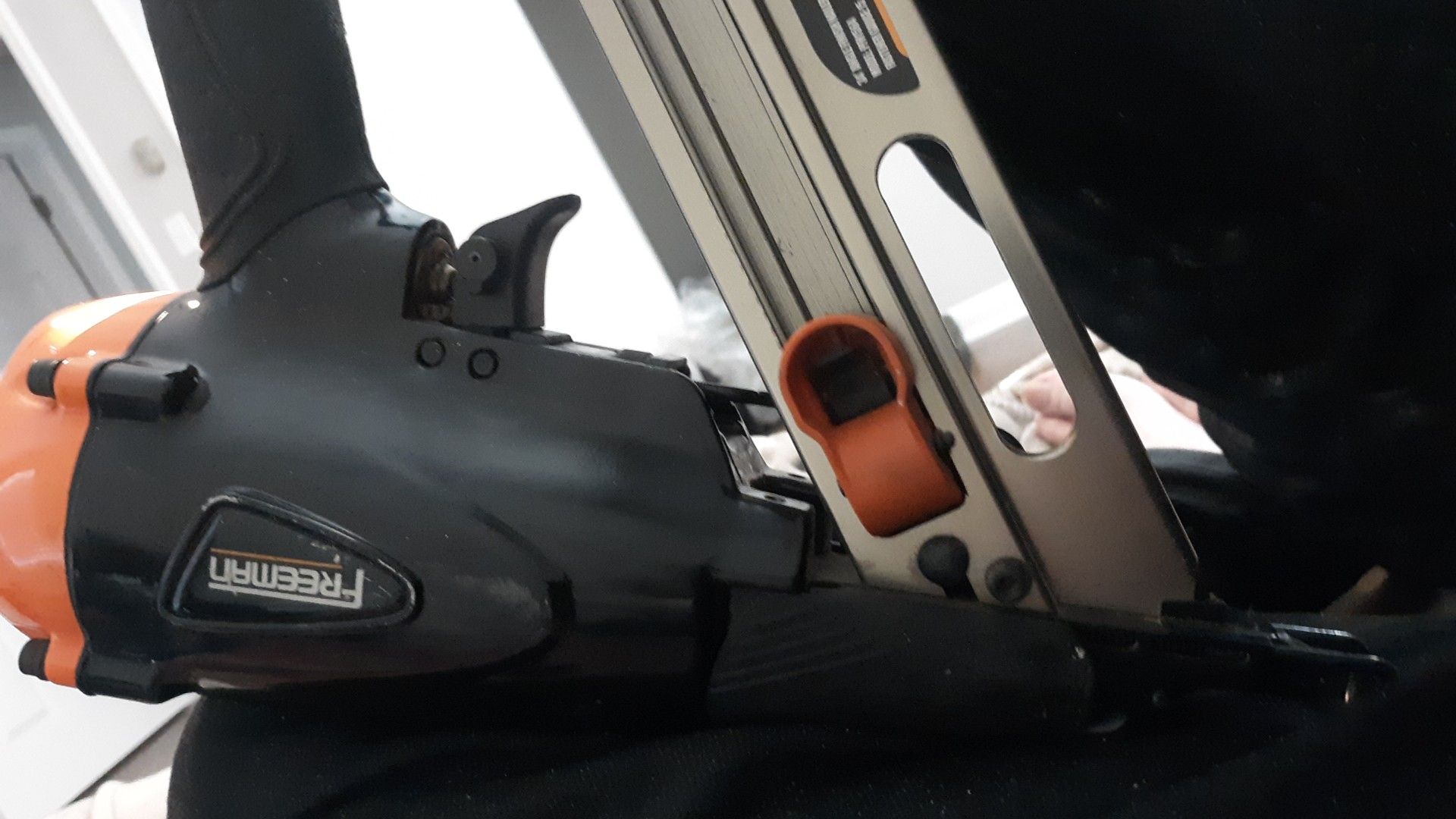 Freeman 2 1/2" Angled Nailgun