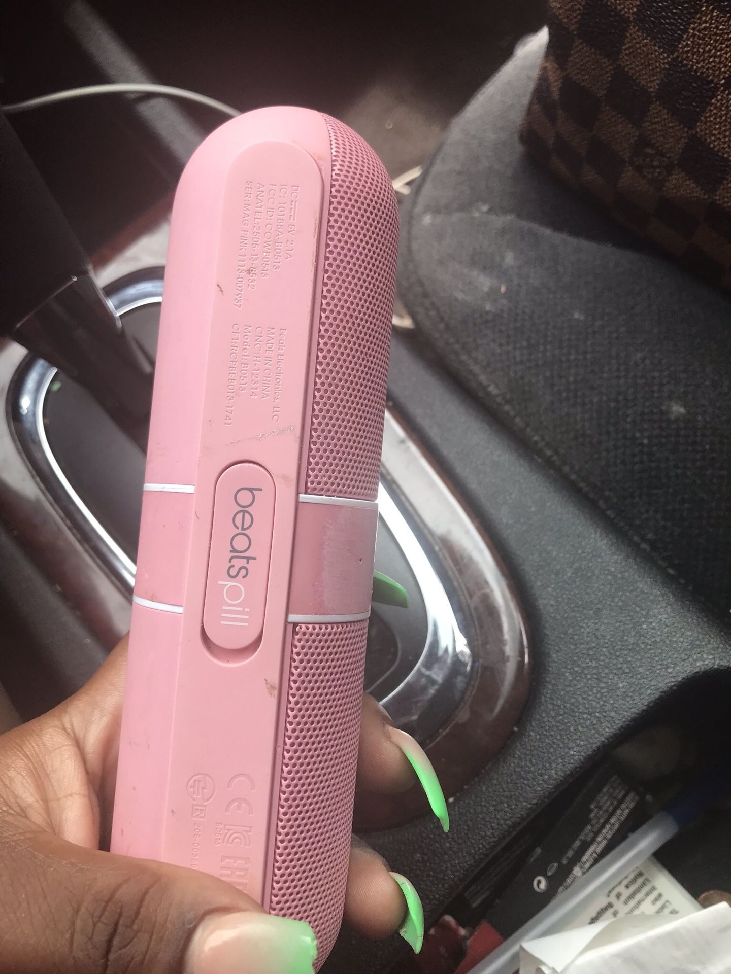 Pink beats pill speaker