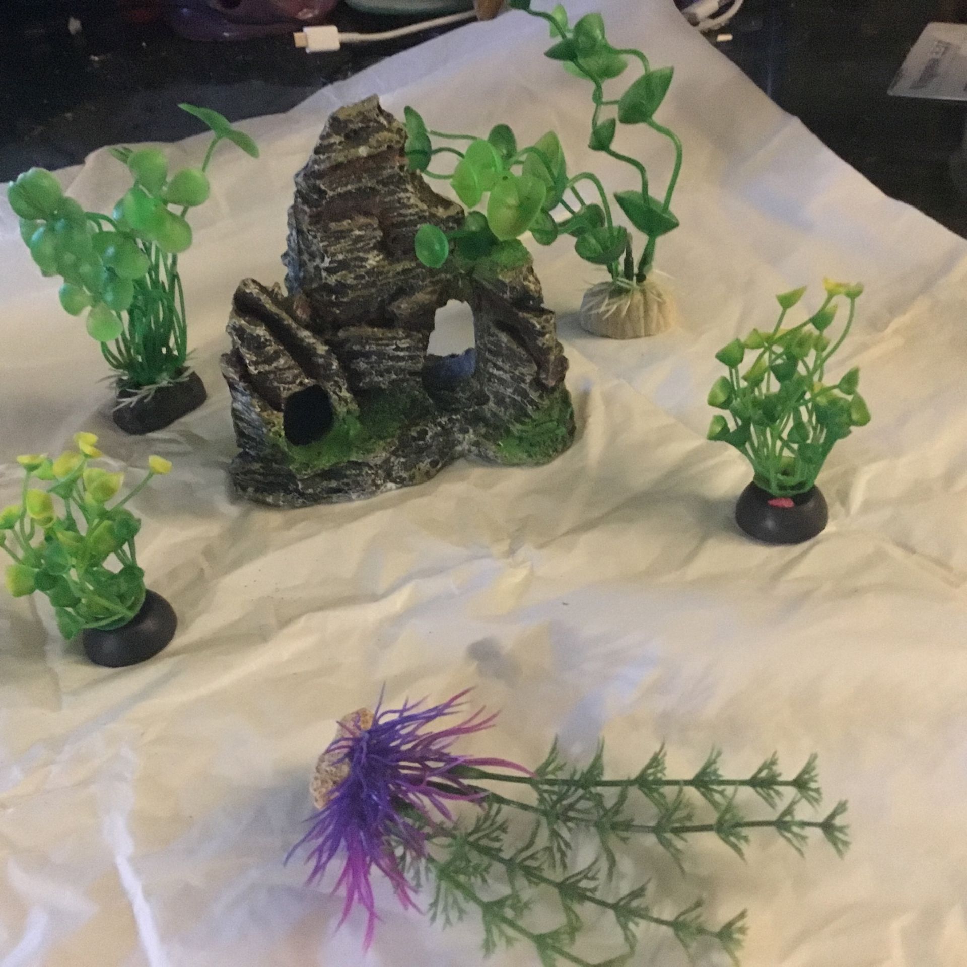 Fish Aquarium Set Up .. Castle With 5 Plants