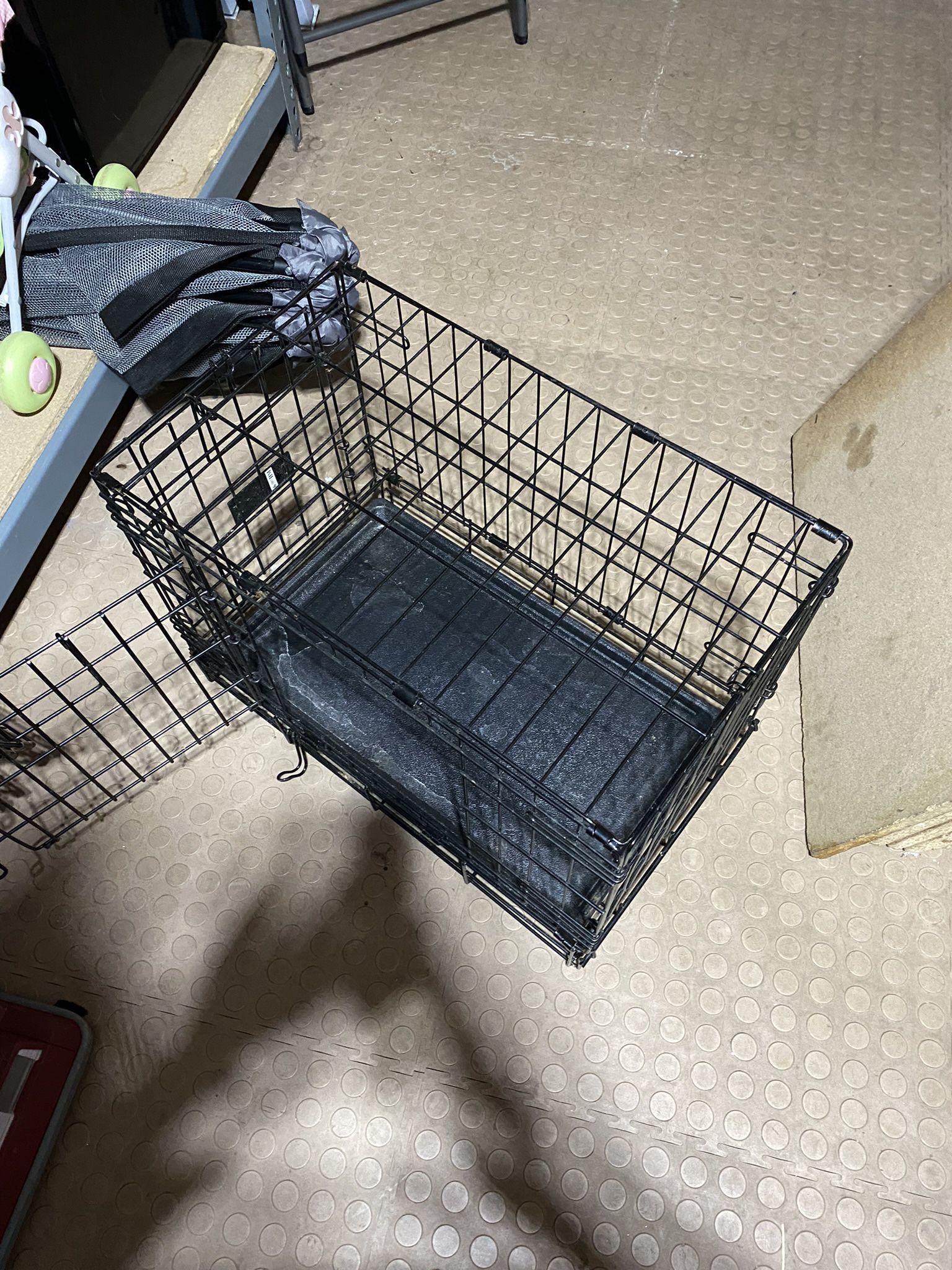 small dog crate $15