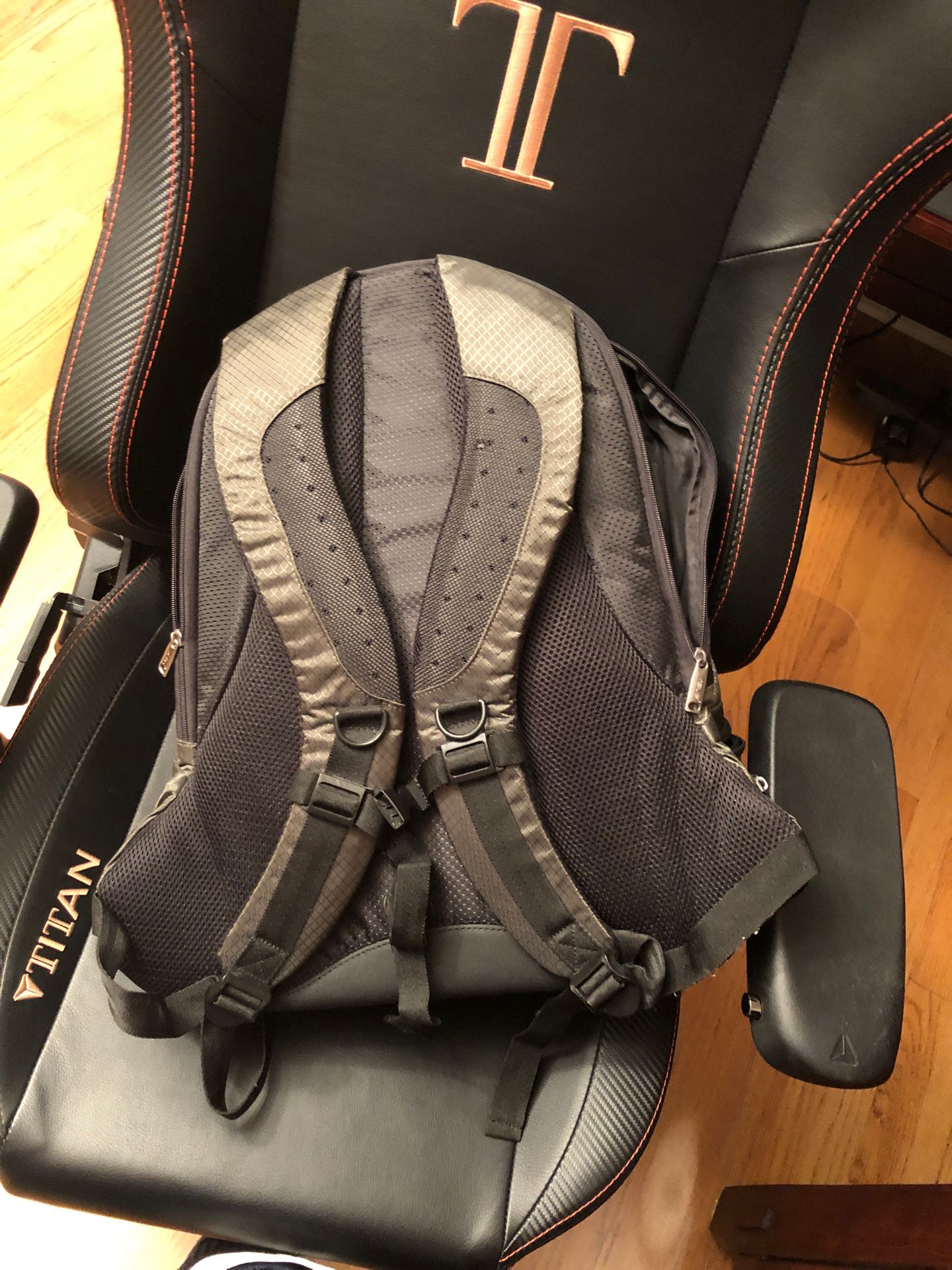 Asus ROG republic of gaming laptop backpack