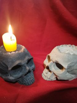 Skull Candle Holder Thumbnail