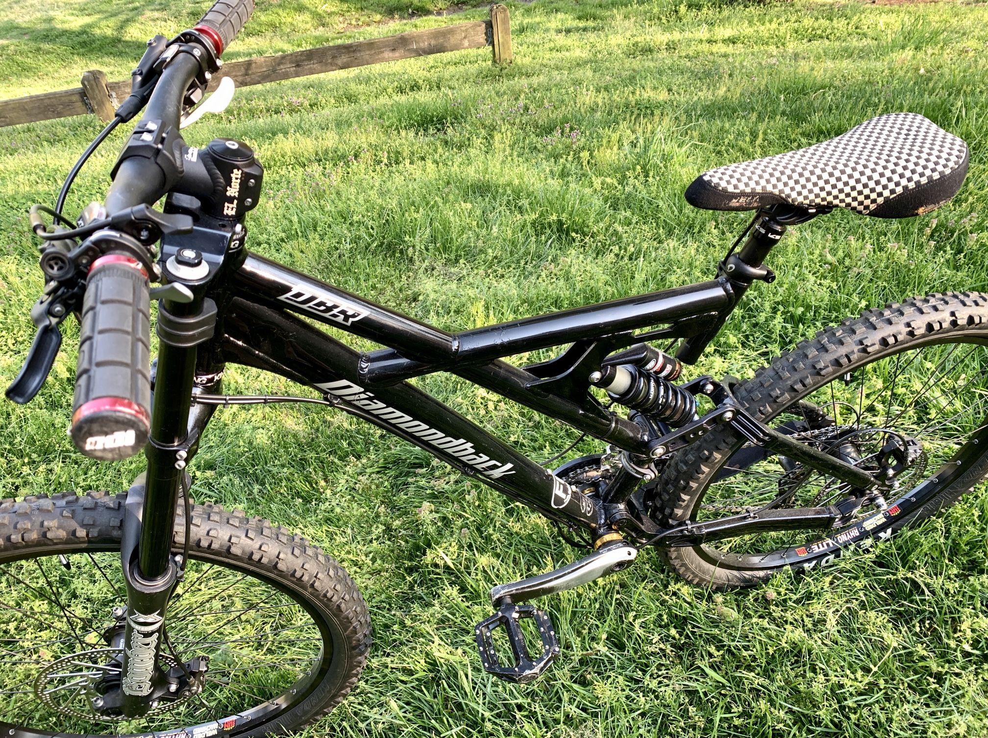 Diamondback DBR XTS Moto Downhill MTB DH FR Frame Up Build Marzocchi Saint XT