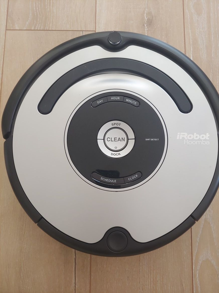 IRobot Roomba 677 Vacuum