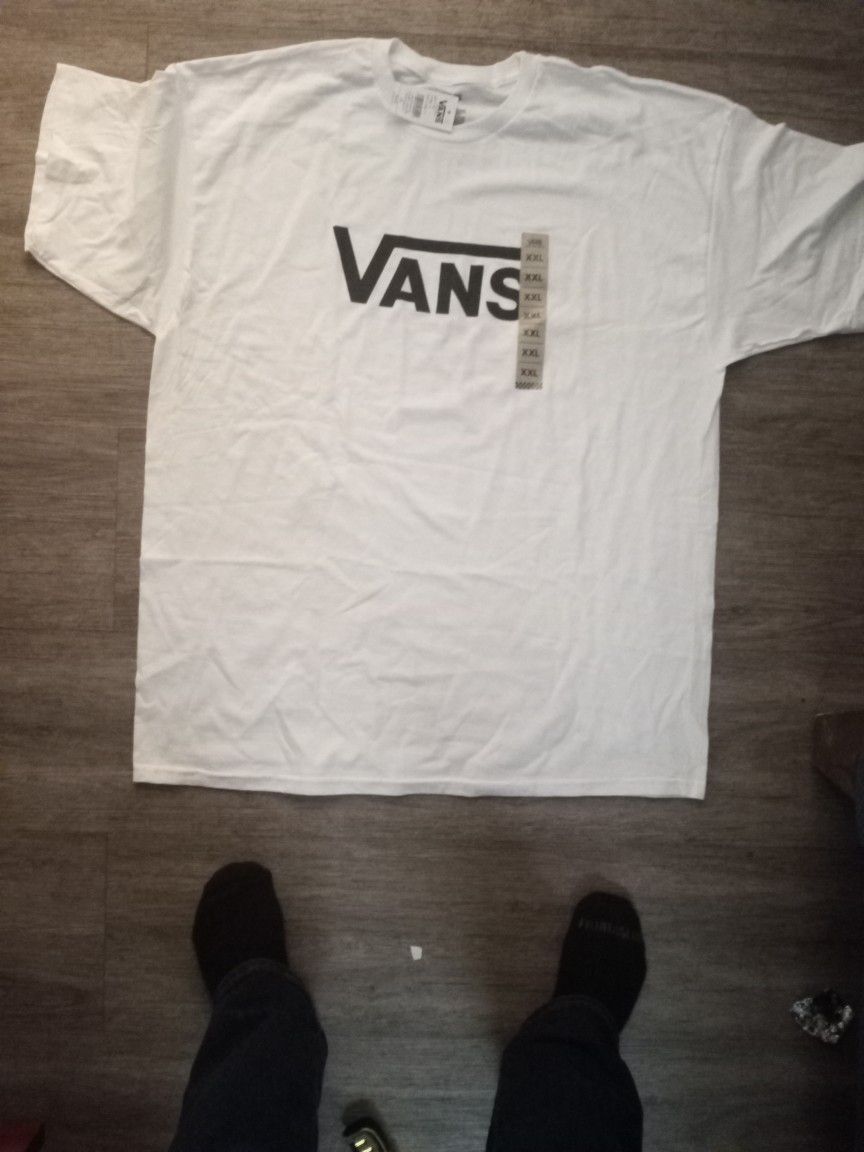 Vans XXL men's new  Short Sleeve  white T-shirt  w / Van's  logo on front  of  T-shirt 
