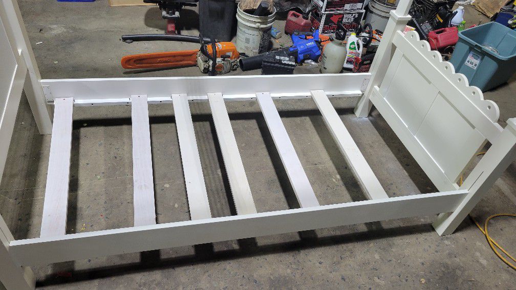 Twin Canopy Bed Frame