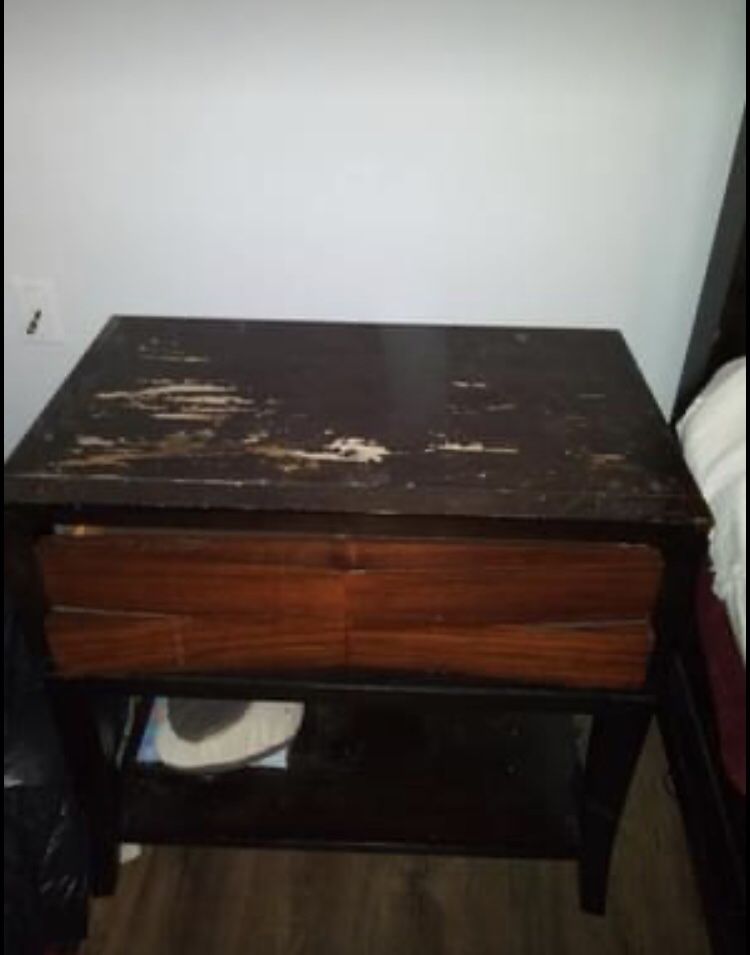 King Bedroom Set- Need Gone By Monday