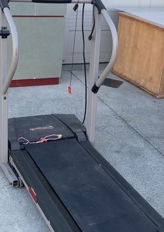 Free Treadmill ProForm 320x for Sale in Los Angeles, CA OfferUp
