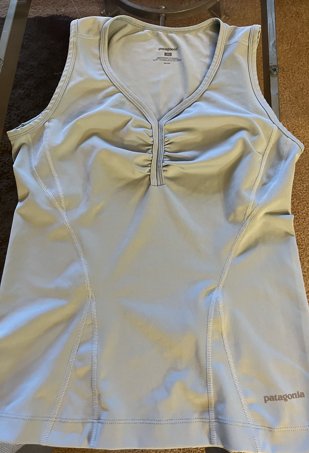 Patagonia women's sleeveless shirt size XS like new