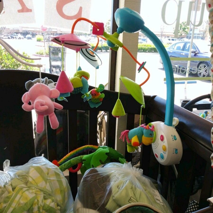 Tiny love crib mobile classic developmental auto for Sale in Lake