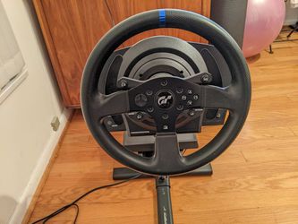 Thrustmaster 300RS GT Steering Wheel w Pedals and Forza Motorsport Playset Thumbnail