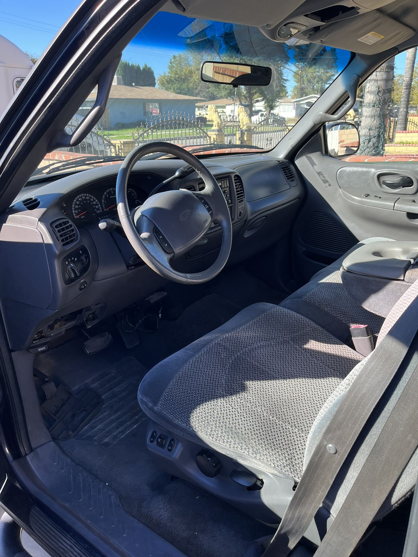 Ford F150 2001 V8 142k Miles