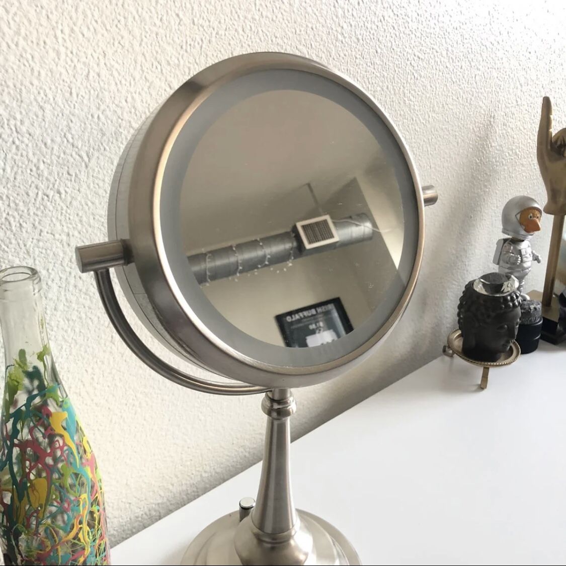 Cosmetic Makeup Mirror with Light