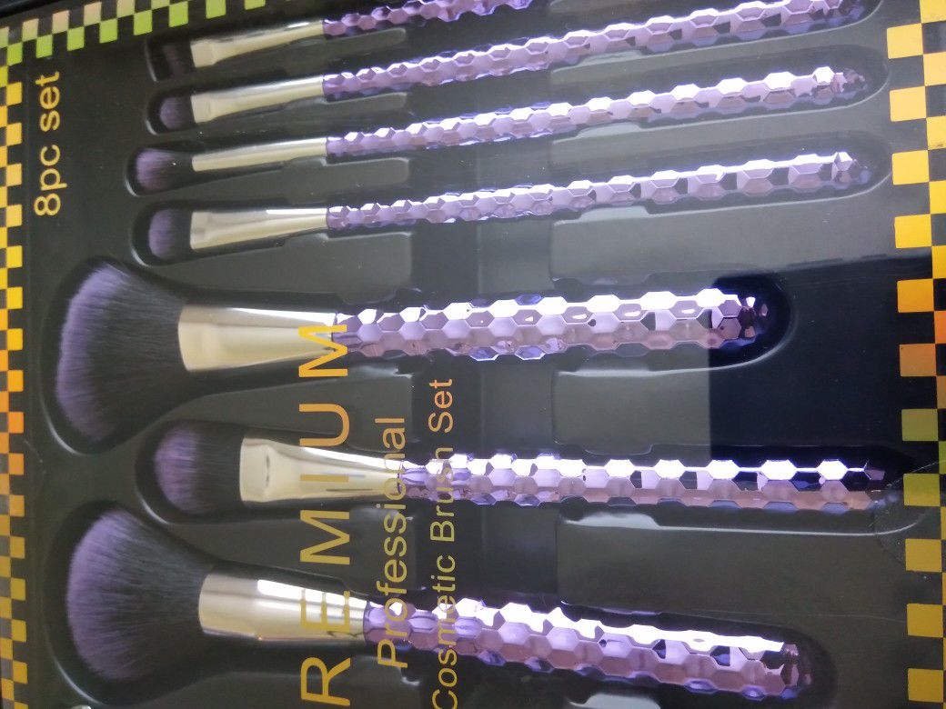 Makeup Brush Set $ 10.00 Each Set!!
