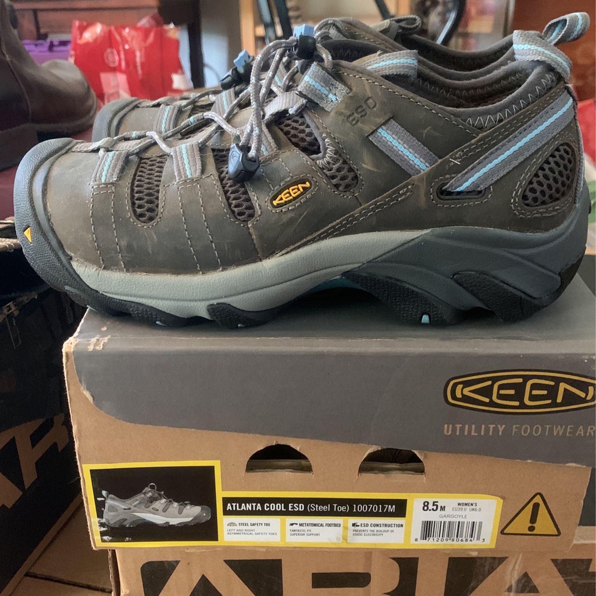 Women’s Steel toe work shoes