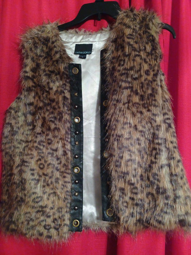 Cheetah Fur Vest Size M New 