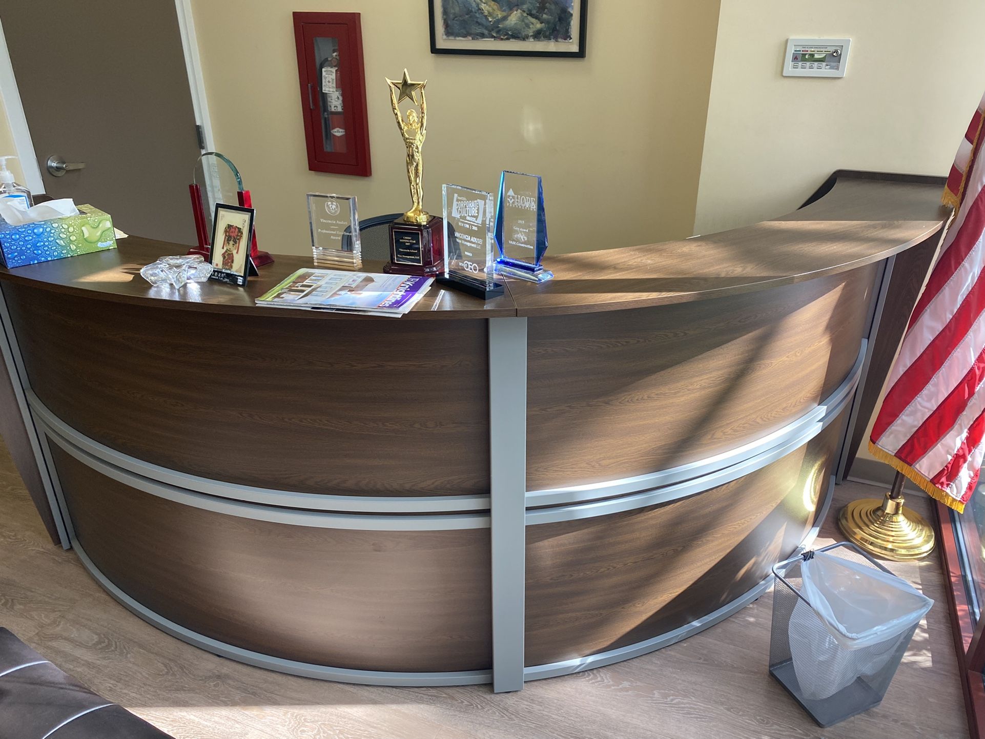 Executive Front Desk