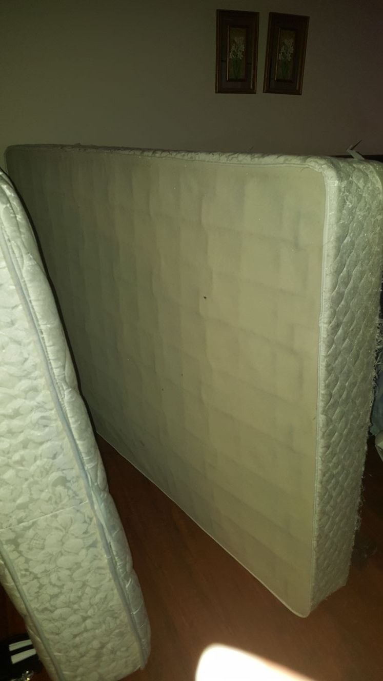 Mattress and box spring full size