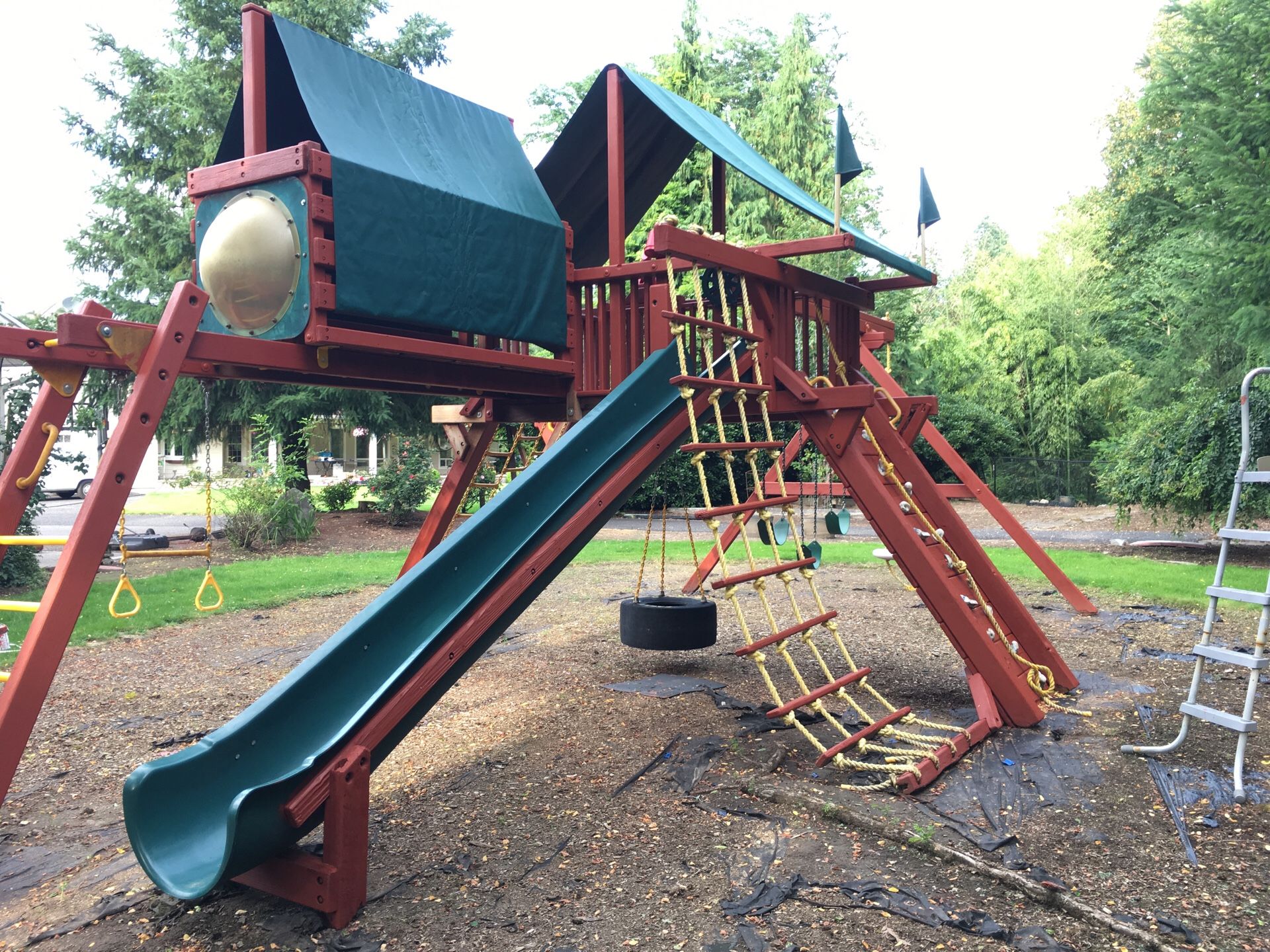 King Kong Rainbow Swing Set for Sale in Woodland, WA OfferUp