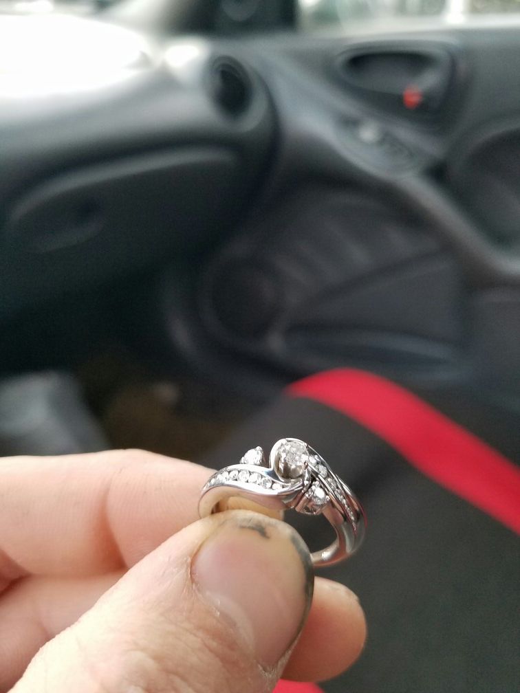 14 CT white gold wedding band set