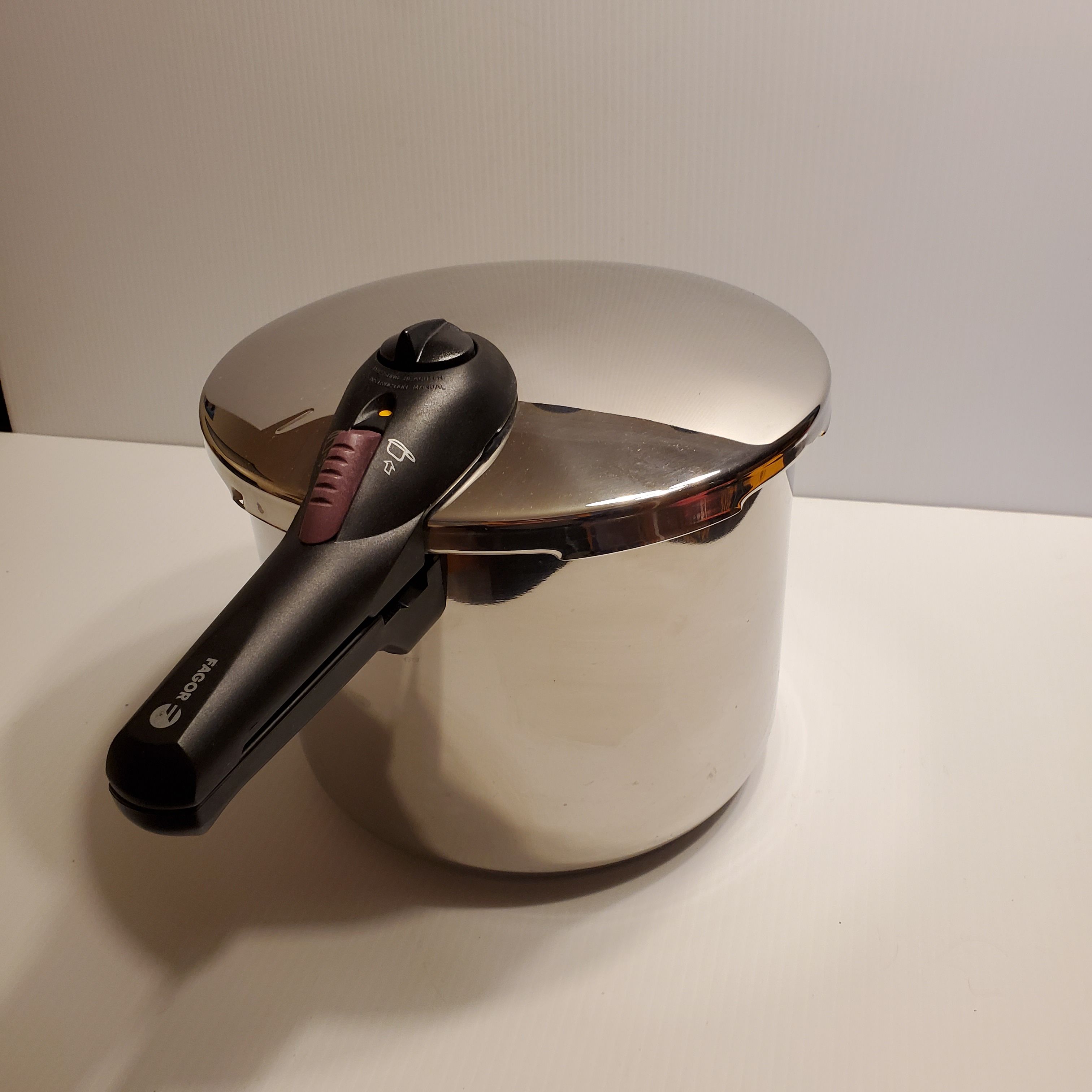 FAGOR Stainless Steel Pressure Cooker Gas Electric stovetop Vitro