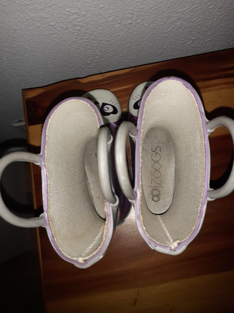 ZOOGS Boots Size 8 Kits