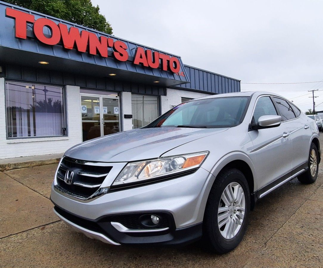 $8,900 CASH DEAL 2013 HONDA CROSSTOUR W/NAVIGATION
