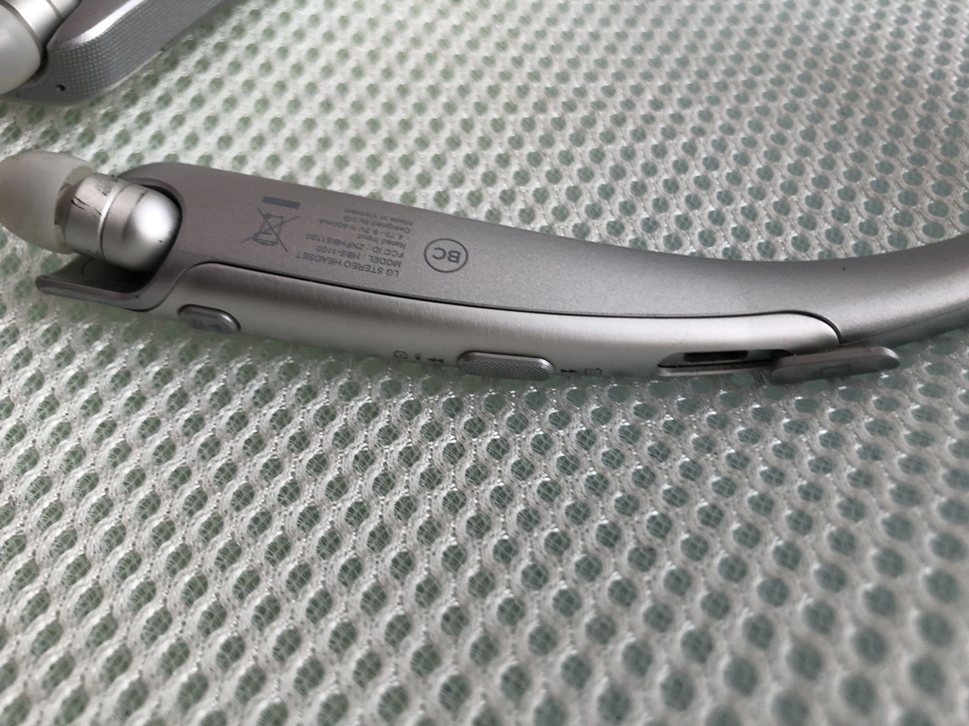 Lg 1100 Bluetooth headset