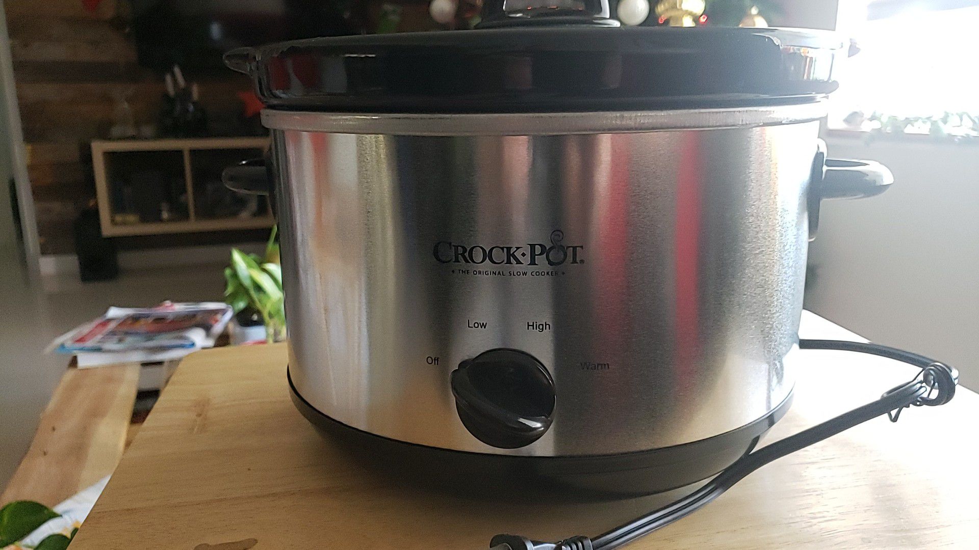 New Never used Slow Cooker