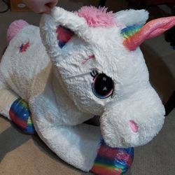 Giant Stuffed Unicorn Thumbnail