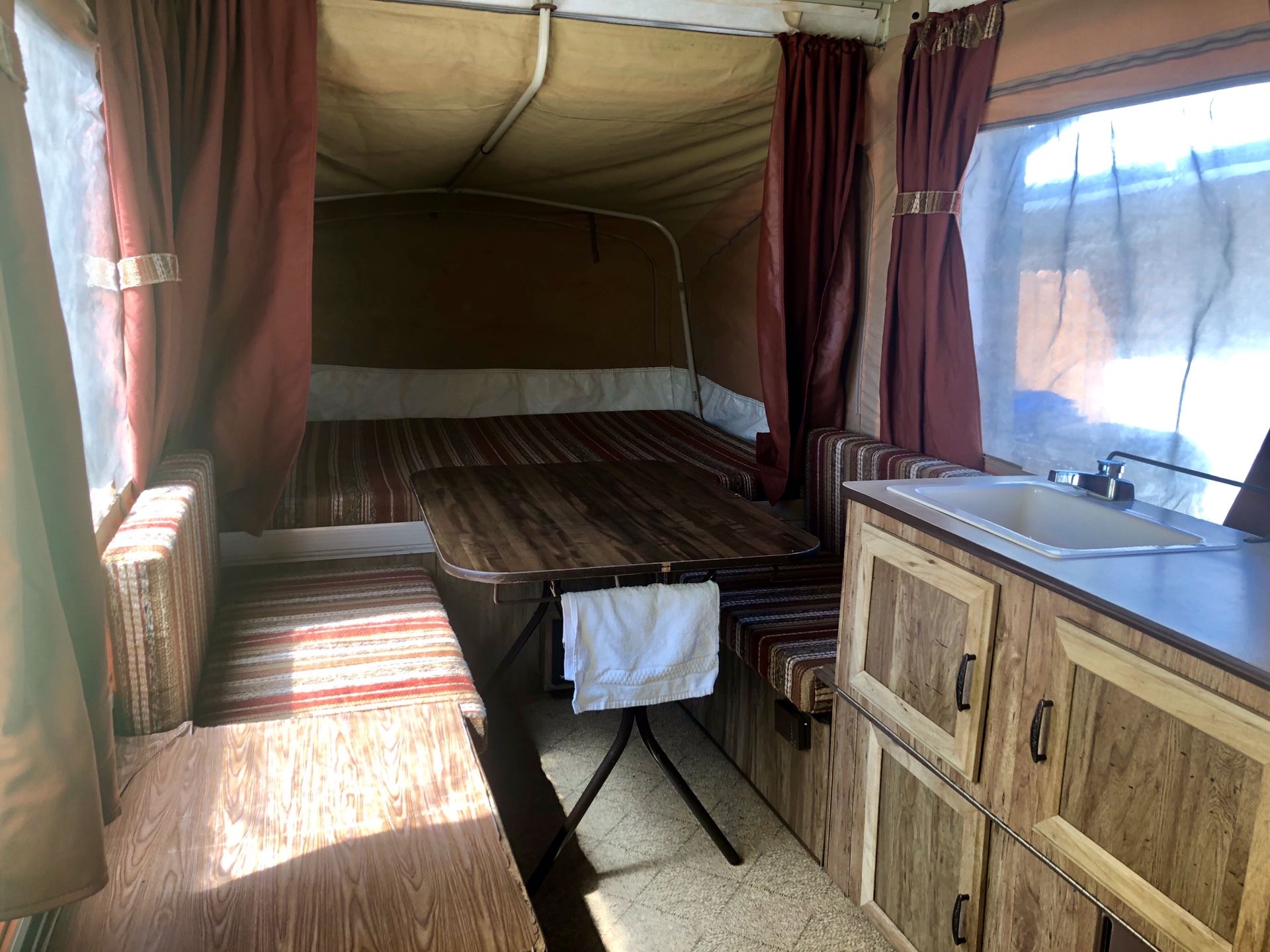 83’ Coleman Sequoia Pop Up Travel Trailer for Sale in Sacramento, CA ...