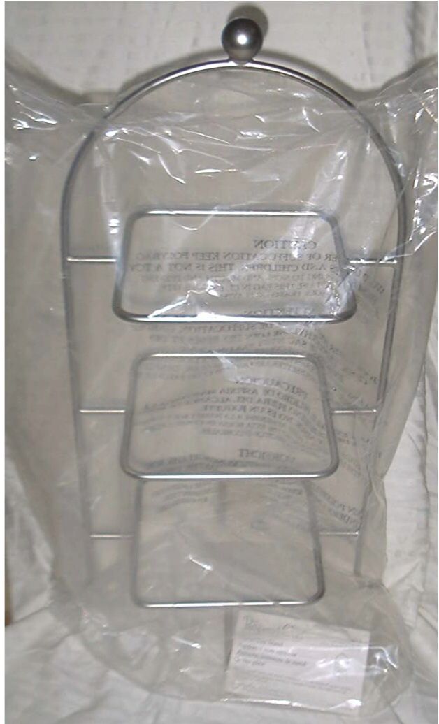 Pamper chef simple additions square plate tier medal stand