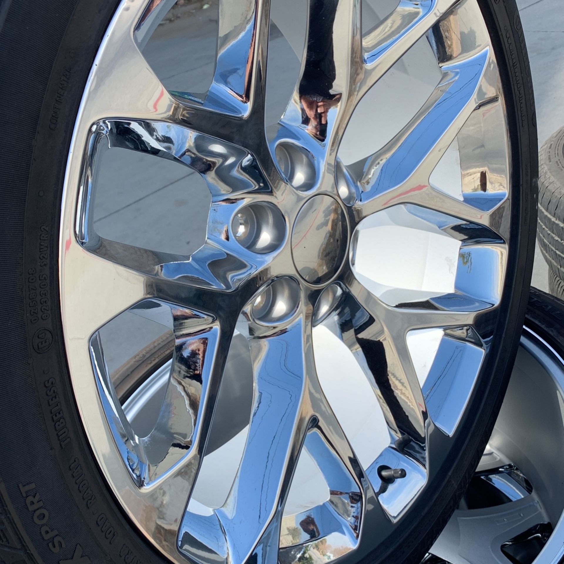 22” Wheels And Tires GMC Or Chevy