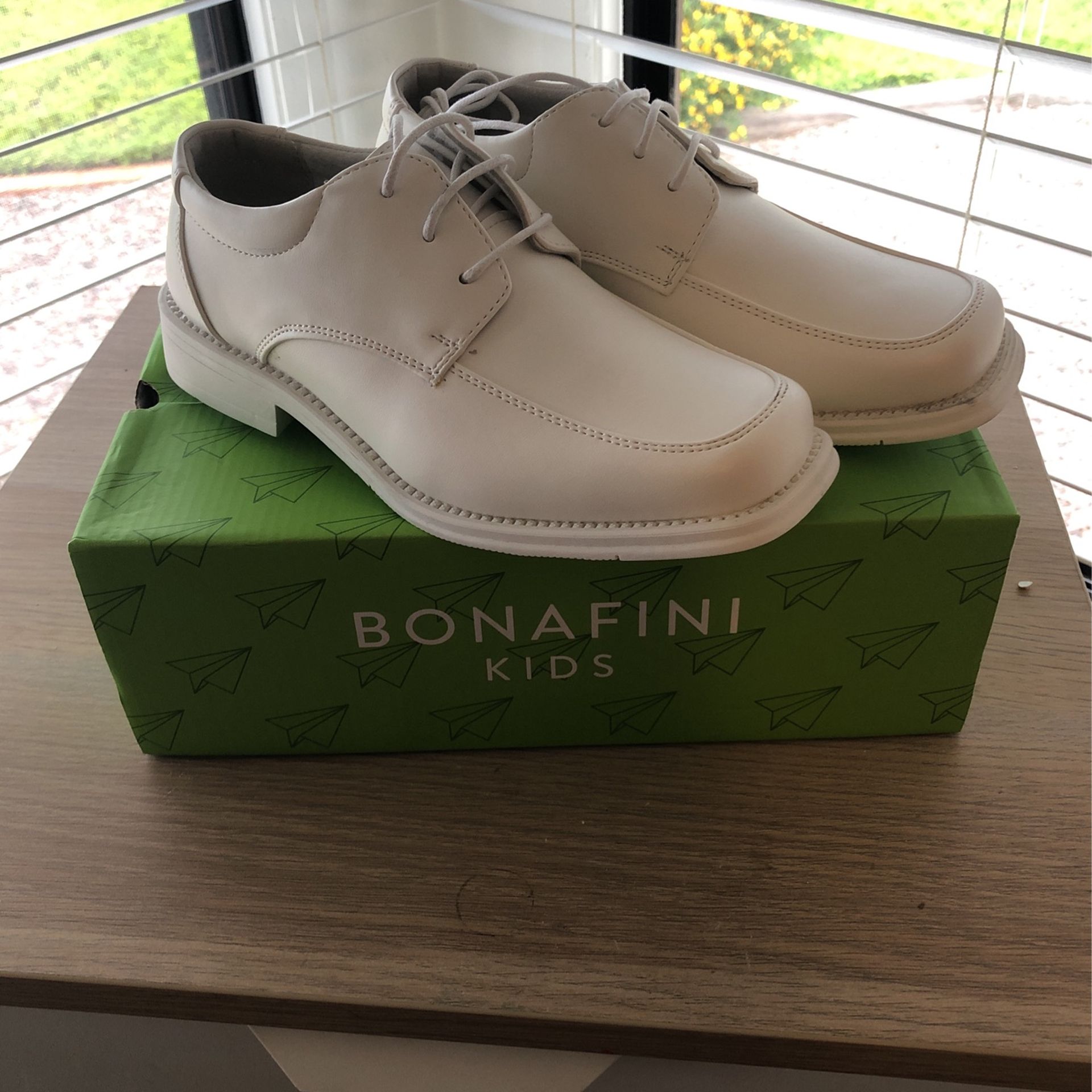 Boys White Dress Shoes Brand New