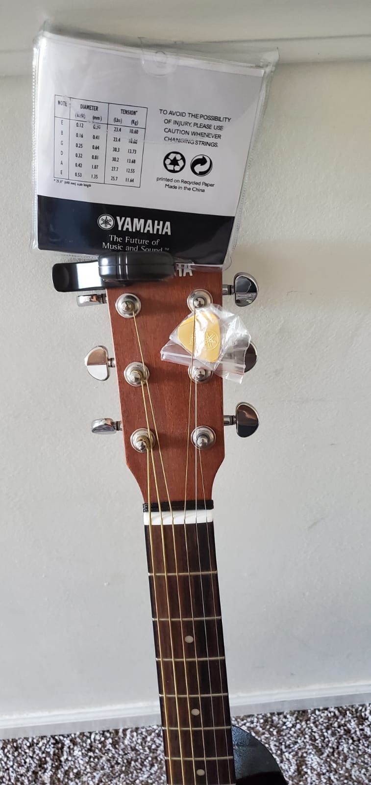 Yamaha Gigmaker Standard Acoustic Guitar w/ Gig Bag, , Strap- Natural