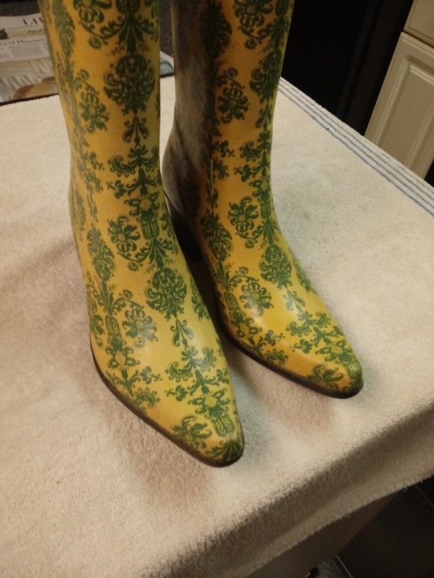 WOMANS NOMAD RUBBER RAIN BOOTS SIZE 9 COWGIRL STYLE