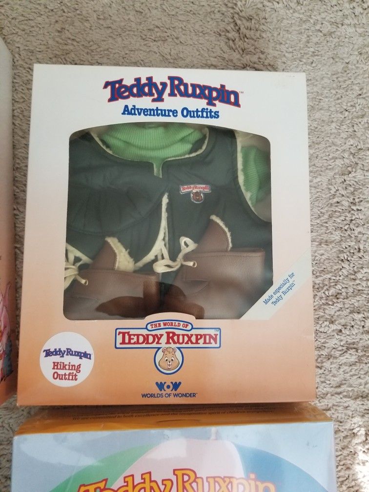 1985 Teddy Ruxpin Mint In Box With Extras.