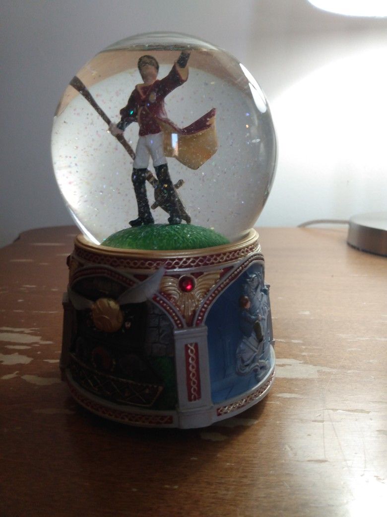 Harry Potter Snow Globe