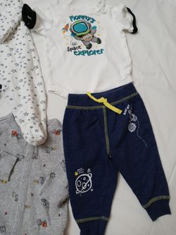 Baby Boy Clothing. 10 Baby Clothes Pieces. Baby Onesie. Baby Bodysuits. Carter's Baby Boy. Baby Boy PJs. Ropita de Bebé  Thumbnail