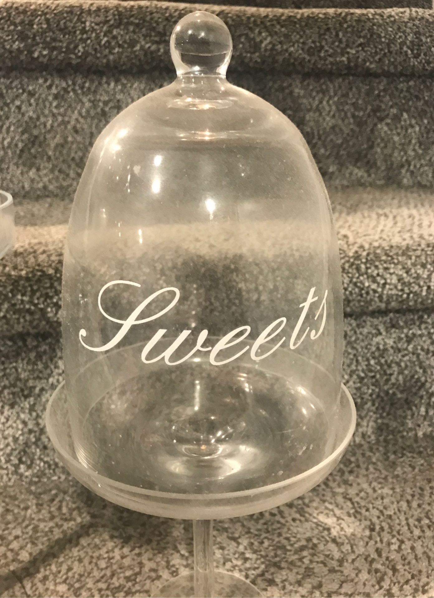 Set of 2 glass pedestal covered dishes