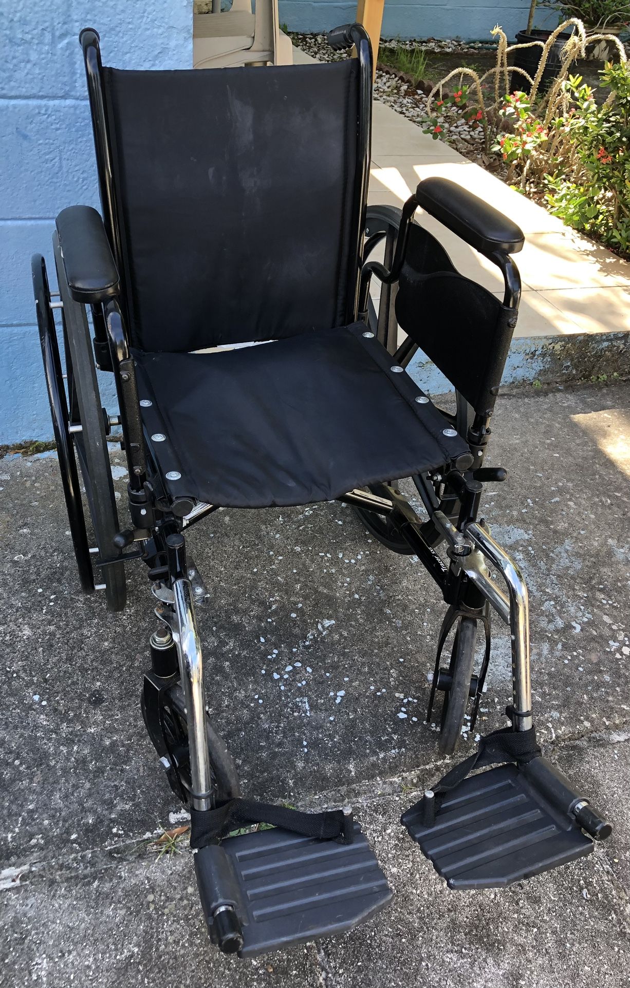 Invacare Tracer SX5 Wheelchair