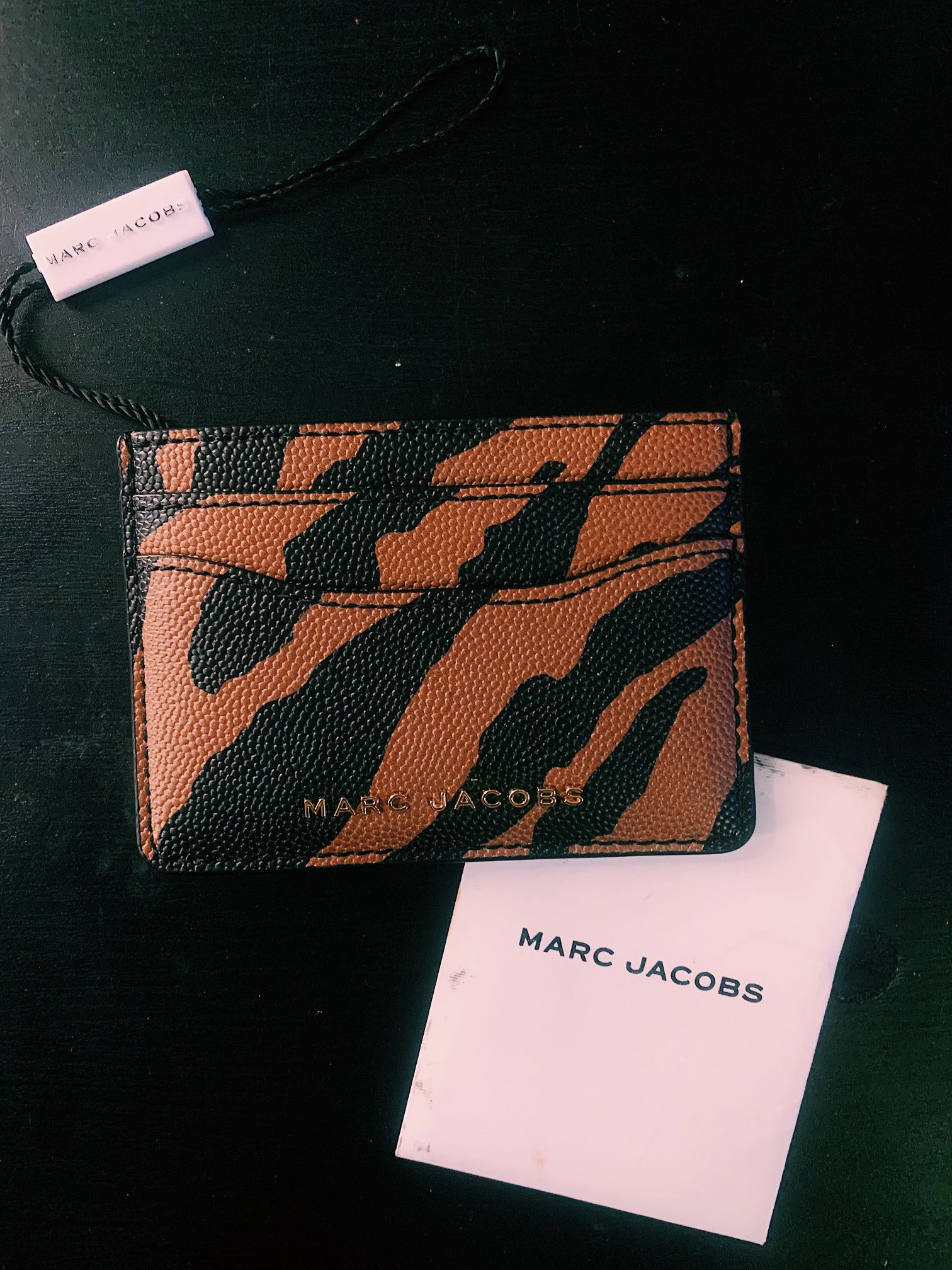 New NnewMarc Jacob’s Women’s The Bold Tiger Print Card Case