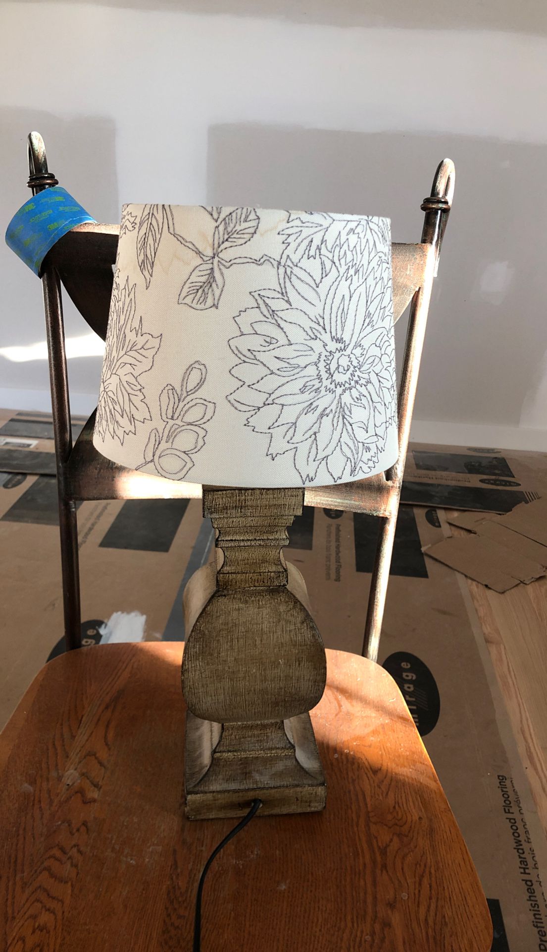 Table lamp with lamp shade