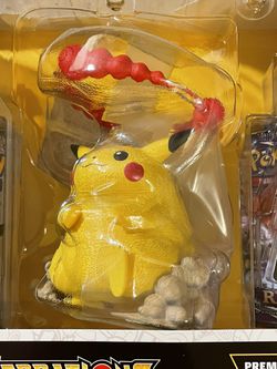 Pokémon 25th Anniversary Celebrations Pikachu VMAX Premium Figure Collection Box Thumbnail
