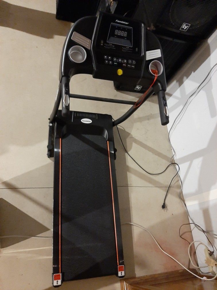 Famistar W500C Treadmill