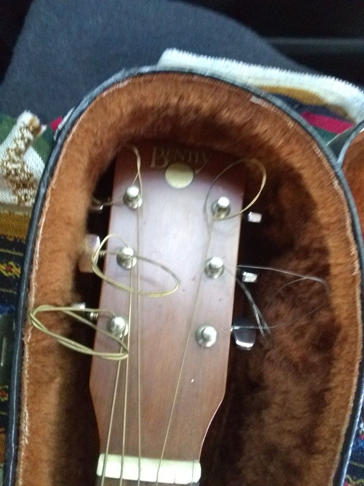 Bently guitar n case